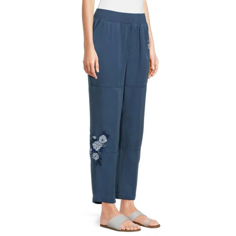 The Pioneer Woman Pull-On Embroidered Pants, Women’s